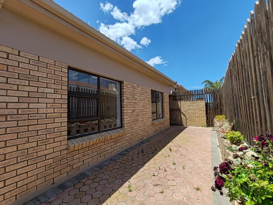 3 Bedroom Property for Sale in Seemeeu Park Western Cape